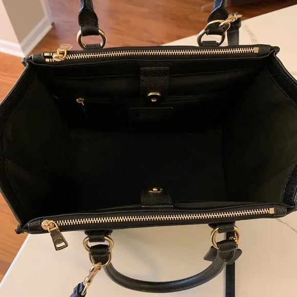 SOLD - COACH Crosby Leather Tote in Black - Excellent Condition - Picture 6 of 9